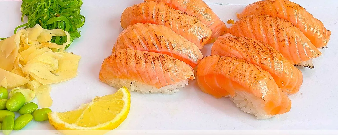 79. Halstrad laxnigiri